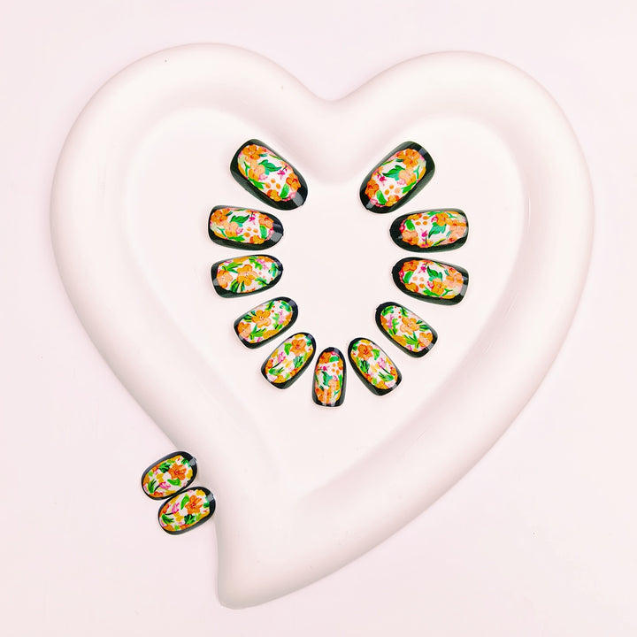 Blumige Nail Art Design Karnz