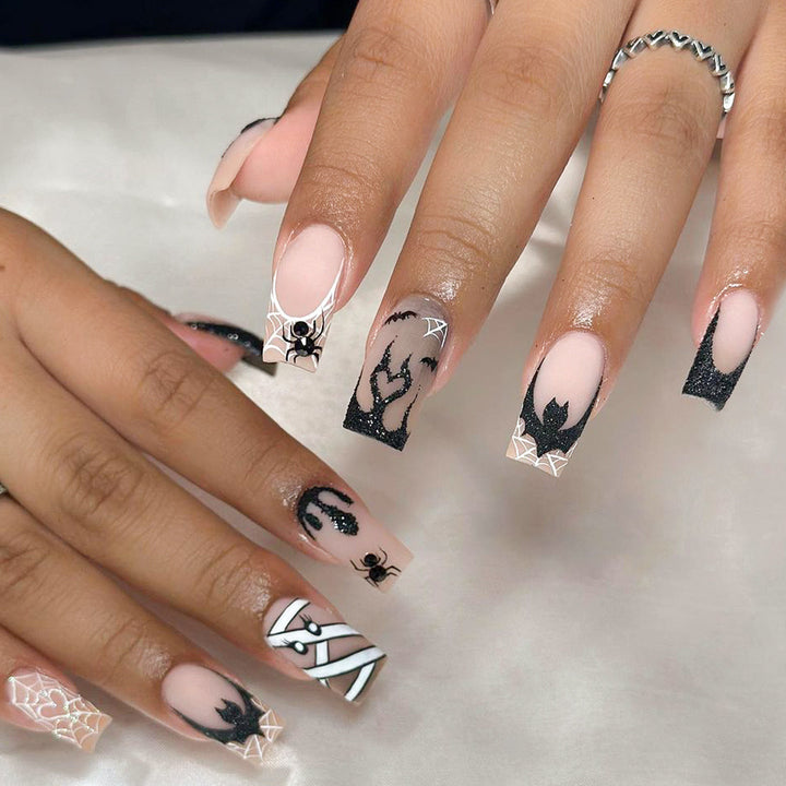 Halloween Kunstnagelset mit gruseligen Spinnen- und Netzdesigns Karnz