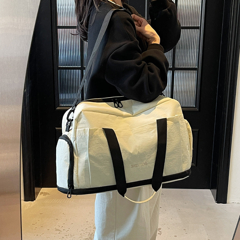 Vielseitige Reisetasche mit mehreren Taschen Karnz