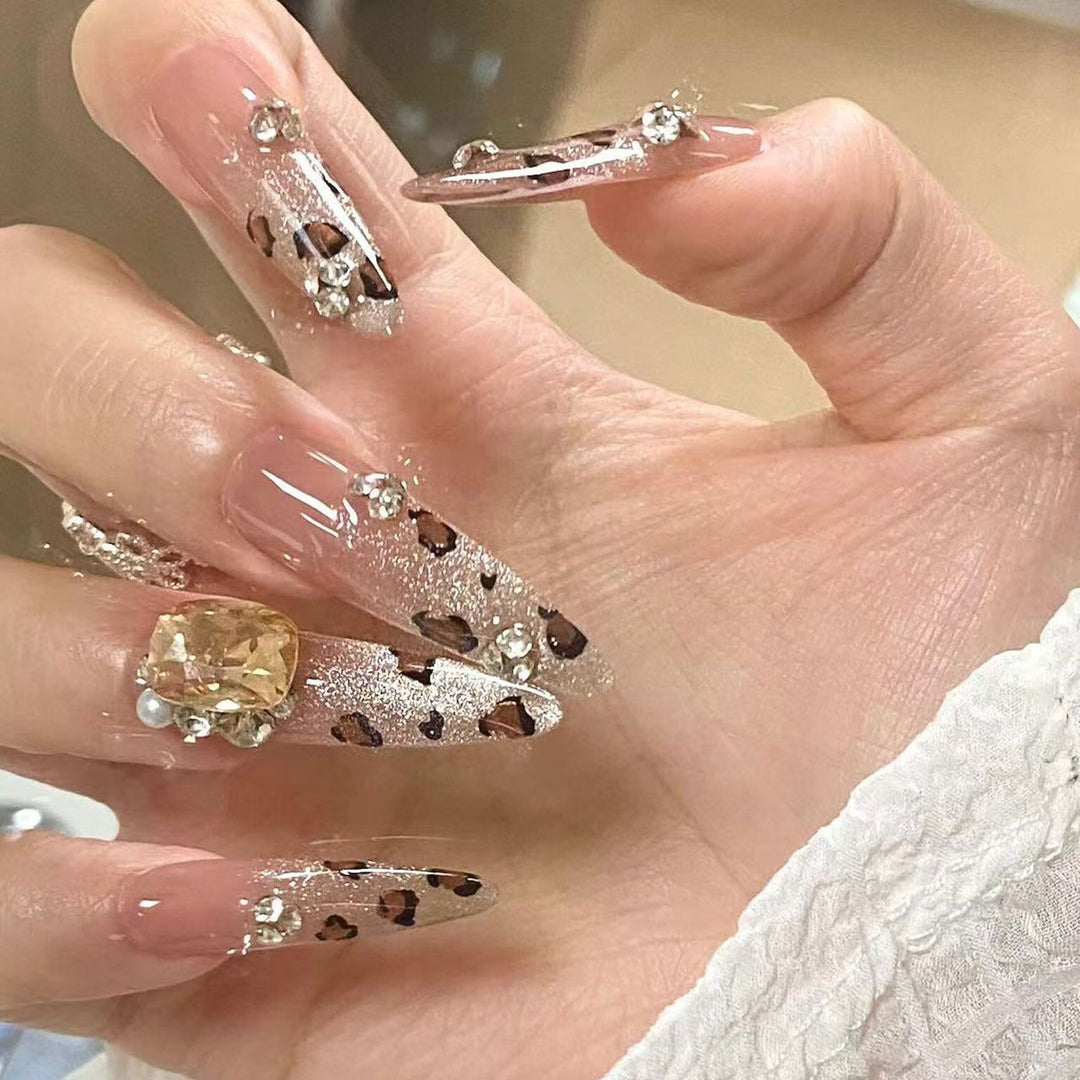 Kunstnägel mit Elegantem Ombre-Finish Karnz