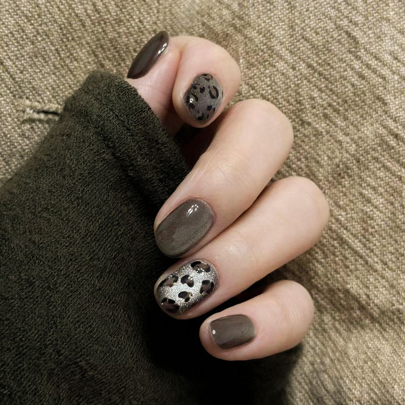 Künstlerisches Press-On Nagelkunst Set