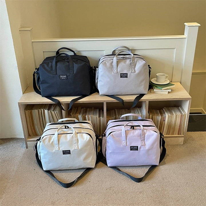 Strukturierte Reisetasche