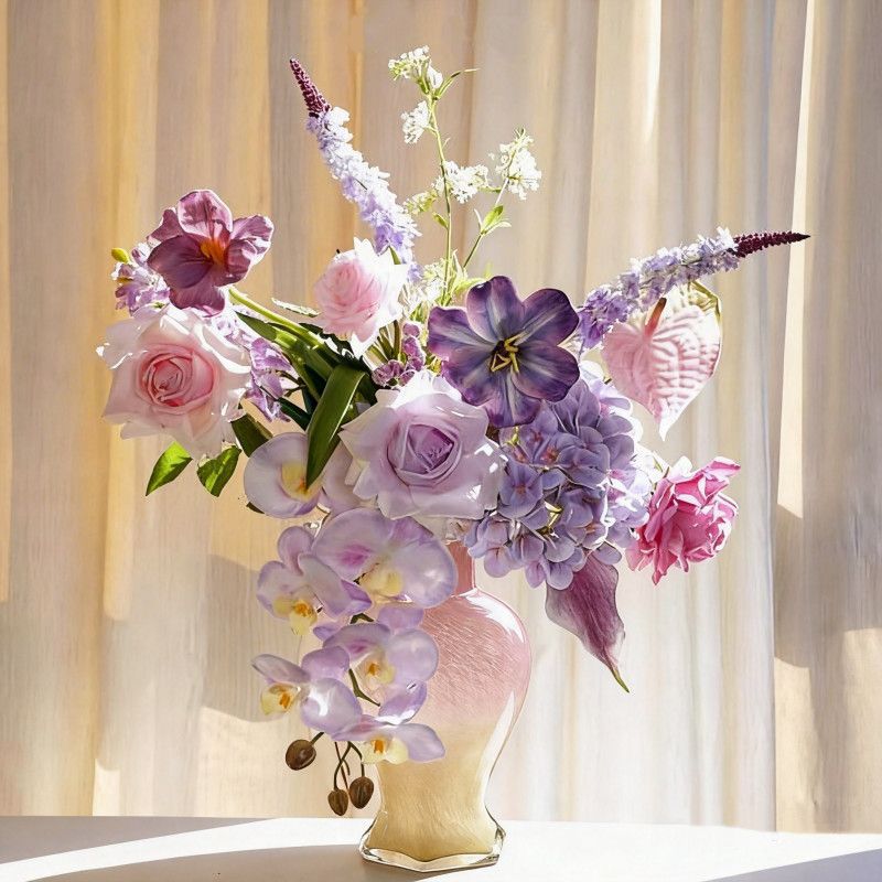 Luxuriöse Faux-Blumenarrangement