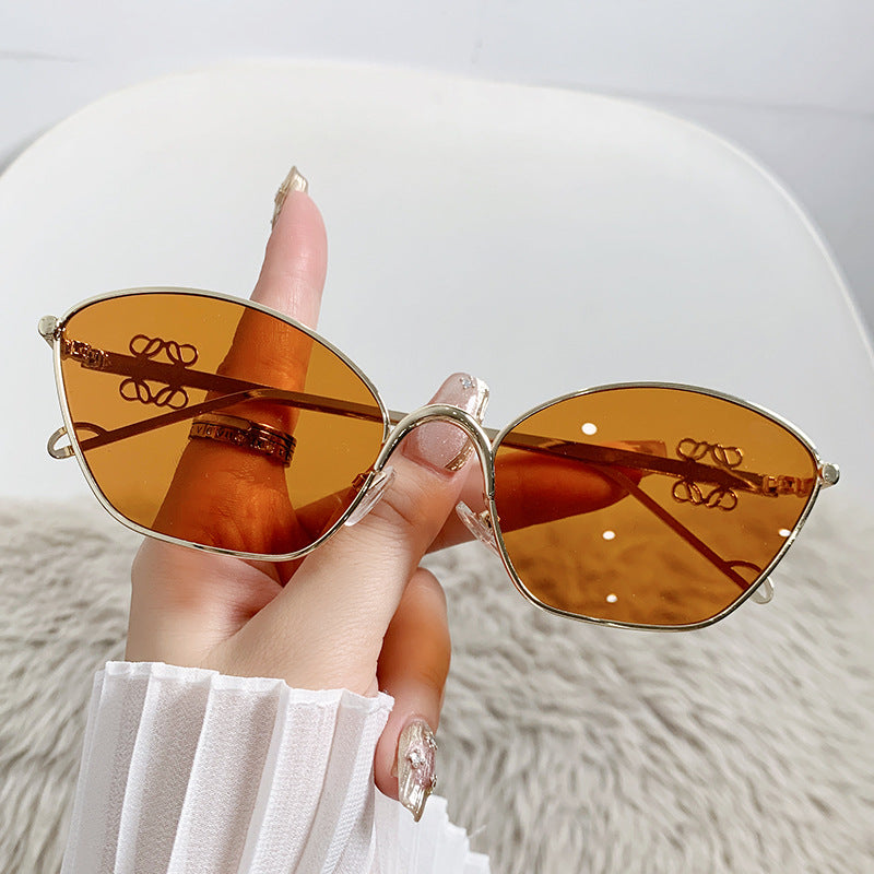 Damen modische Cat-Eye Sonnenbrille mit filigranem Metallrahmen Karnz