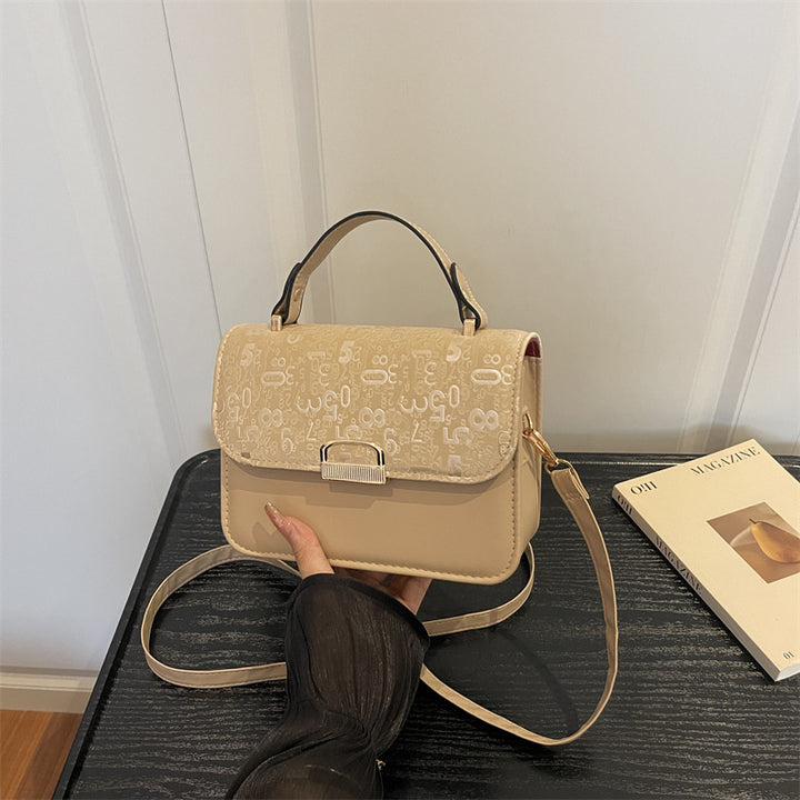 Stilvolle strukturierte Handtasche  1790614128