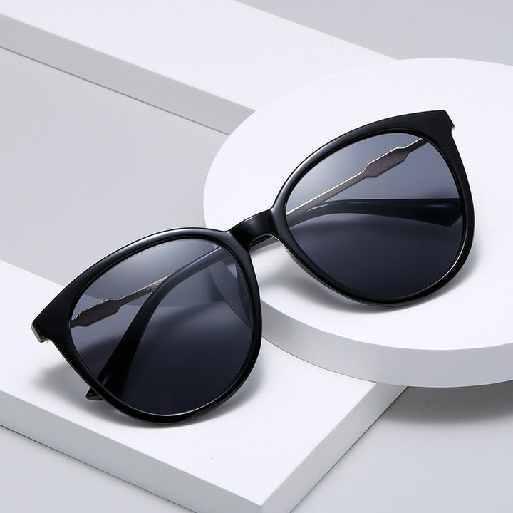 Damen Modische Cat-Eye Sonnenbrille mit verspiegelten Gläsern Karnz