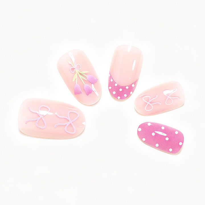 Künstlerisches Florales Nagelkunst Design Karnz