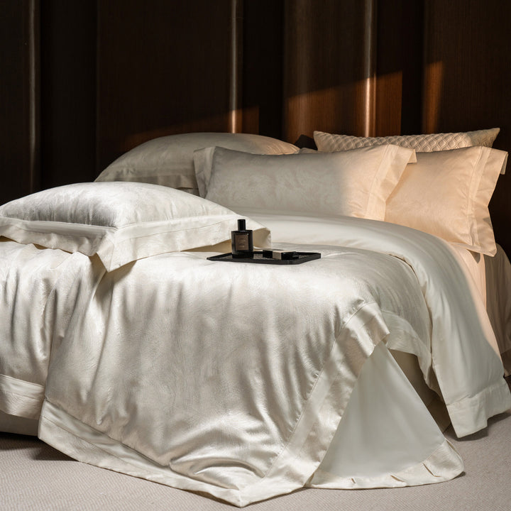 Seiden-Feeling Satin Bettbezug Set mit geflammtem Rand und Kissenbezügen