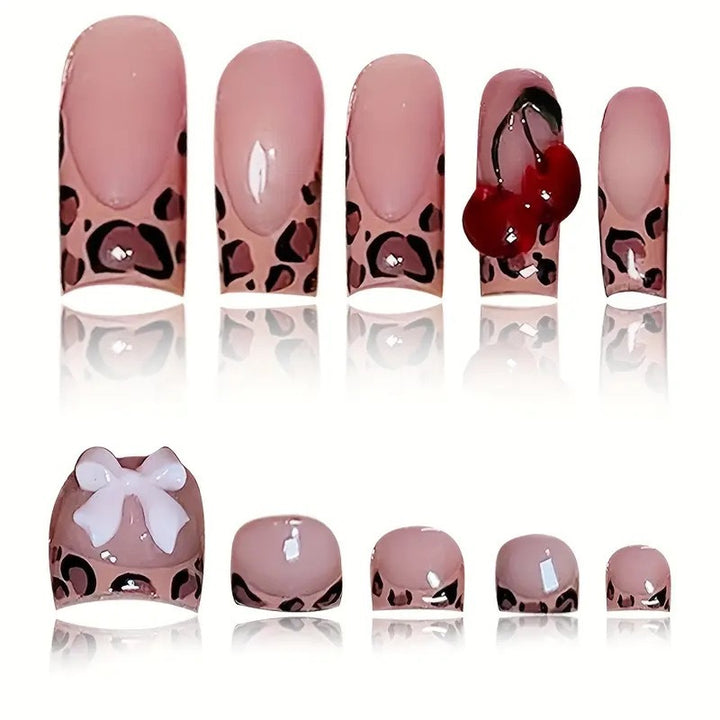 Künstlerisches Leopardennageldesign Karnz