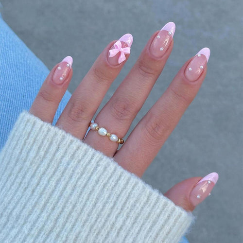 Premium-Kunstnagelset mit elegantem French Tip Design Karnz