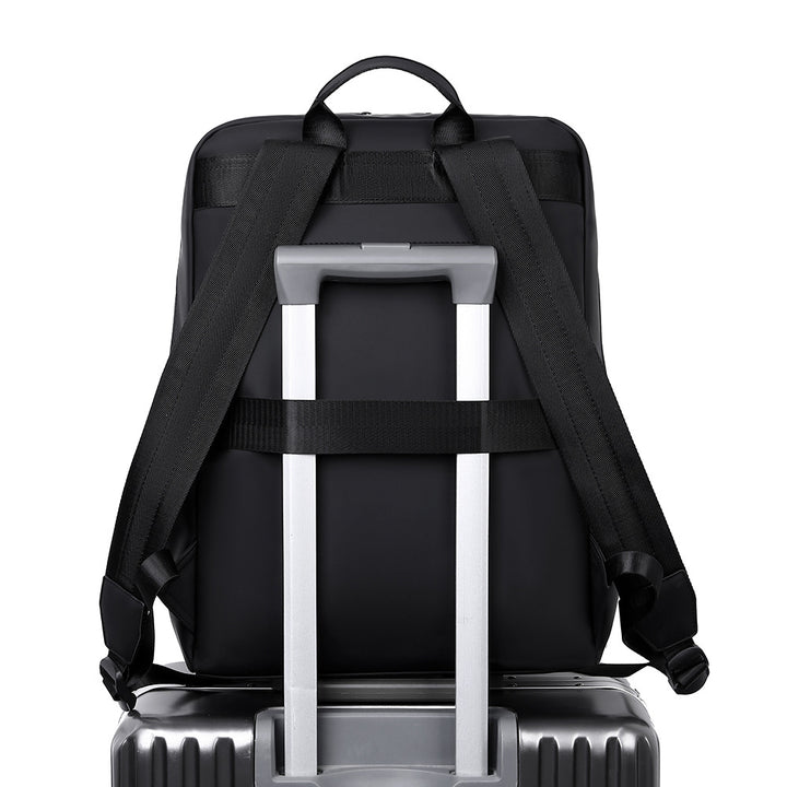 Schlanker minimalistischer Utility-Rucksack Karnz