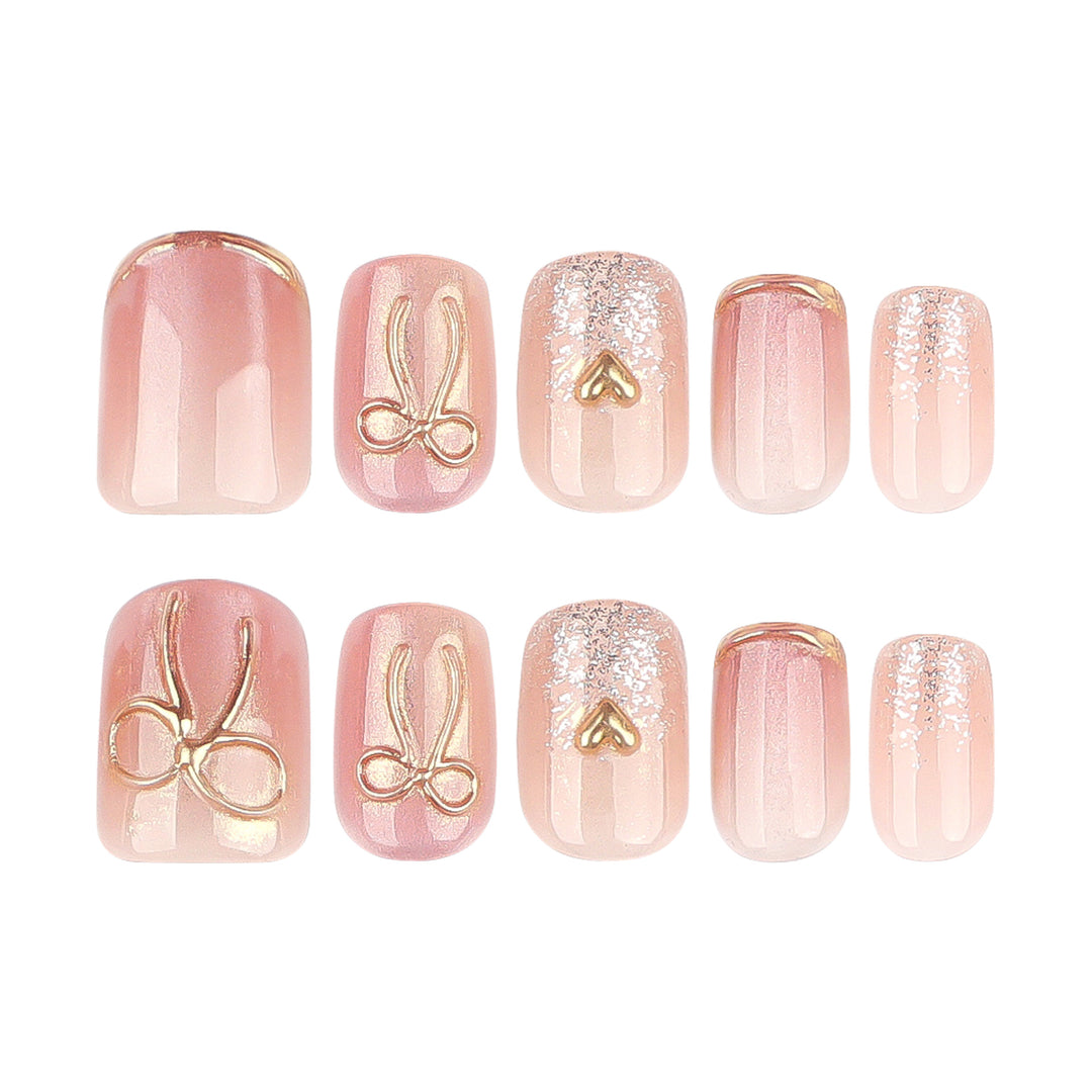 Glamouröse Acryl-Nägel mit elegantem Gold-Design Karnz