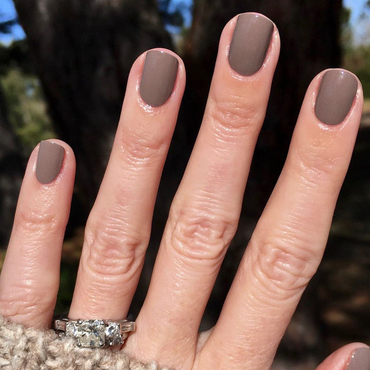 Elegante Nagelpflege mit Hochglanz-Finish Karnz
