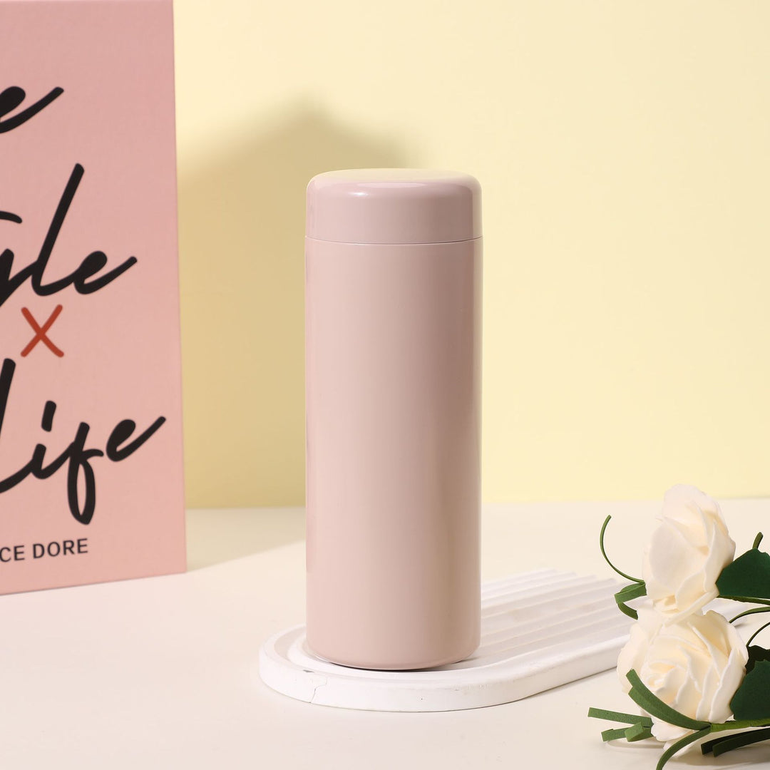 Stylische isolierte Wasserflasche Karnz