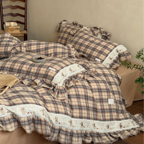 Bettwäsche-Set im Landhausstil aus Baumwoll-Perkal mit Rüschen-Volant und Spitzenbordüre