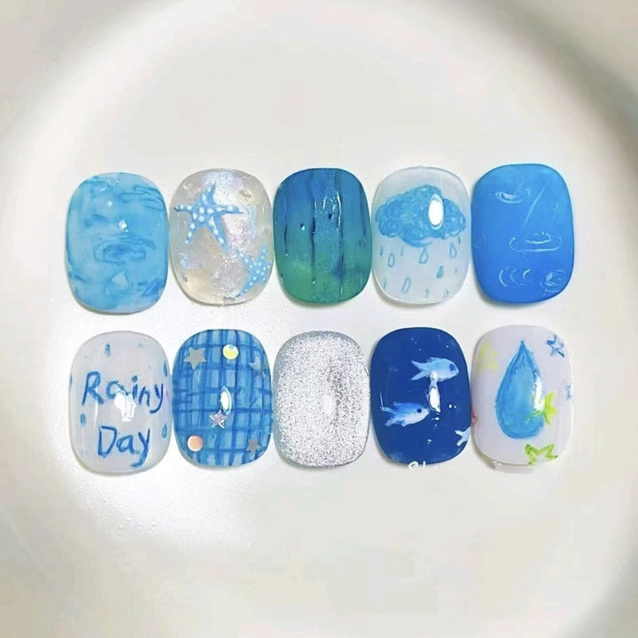 Künstlerische Press-On Nageldesigns Karnz