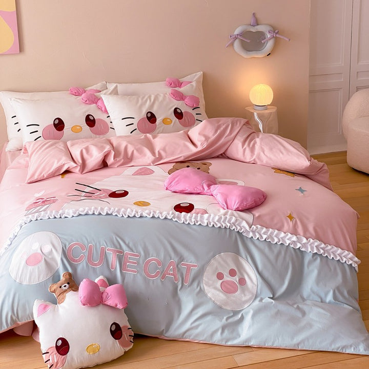 Kinder Cartoon Katze Baumwollsatin Bettbezug Set mit ohrförmigen Kissenbezügen und plüschigem Akzentkissen