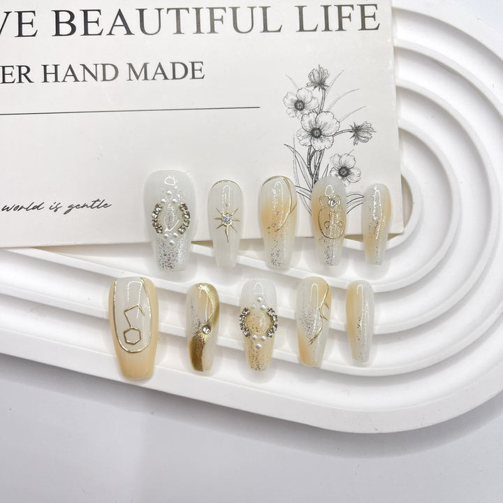 Elegantes handgefertigtes Press-On-Nagelset
