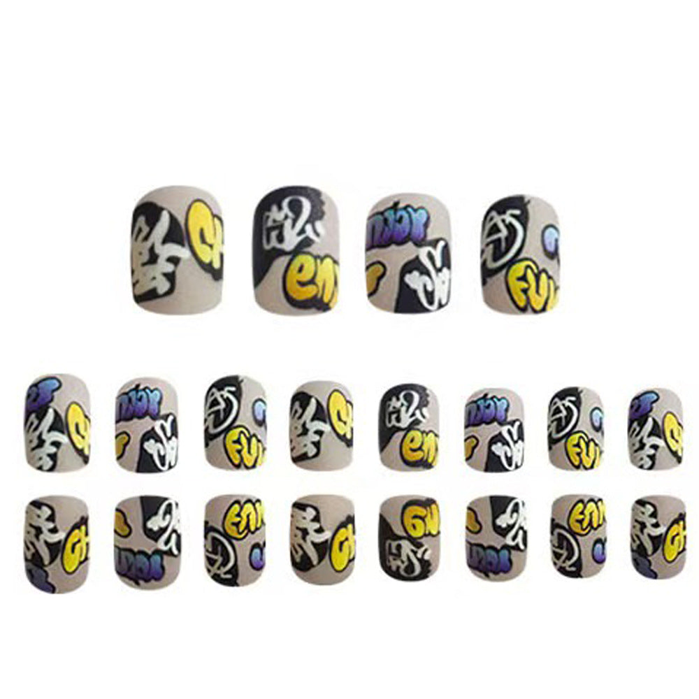 Kreatives Kunstnagelset mit Graffiti-Motiven Karnz