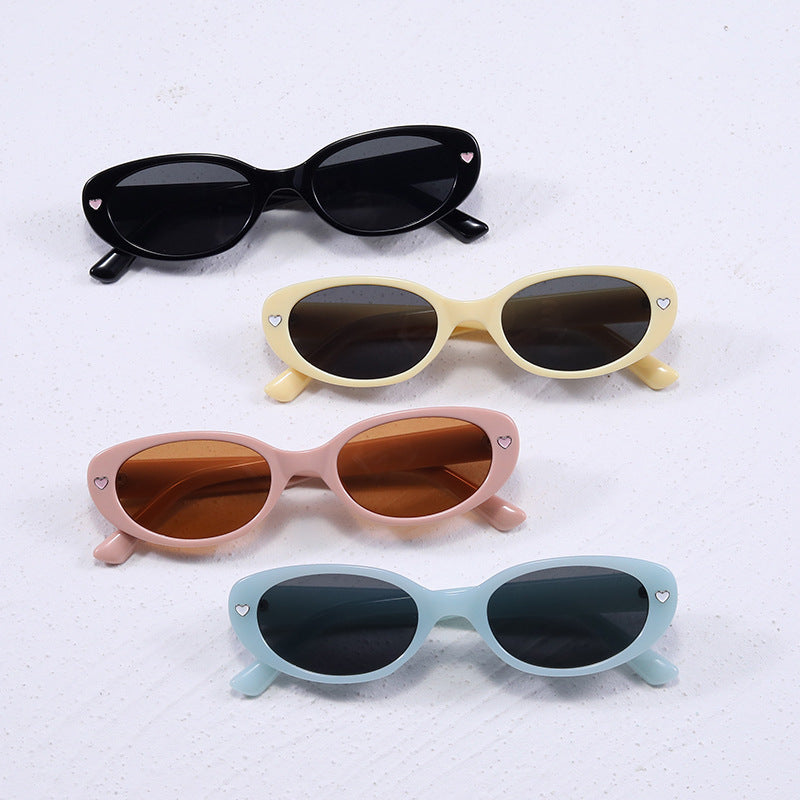 Chic Herz-geschmückte Katzenaugen-Sonnenbrille Karnz