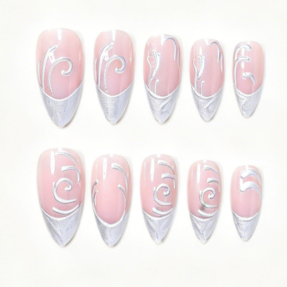 Aufwändig skulptierte Press-On Nail Art Karnz