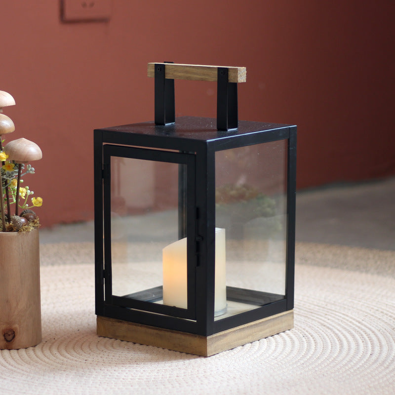 Dekorative Laterne mit Holzgriff Karnz