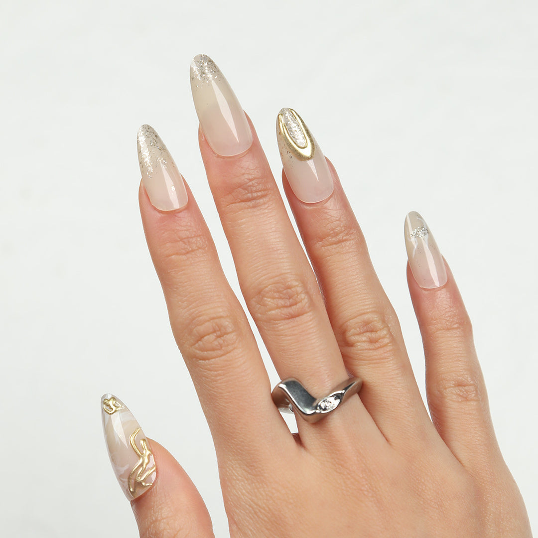 Elegante dekorative Press-On-Nageltips Karnz