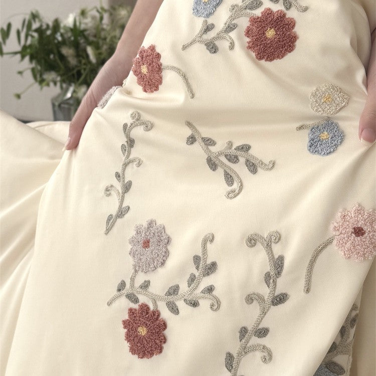 Luxuriöses Satin-Bettwäsche-Set mit floraler Stickerei und Kissenbezügen Karnz