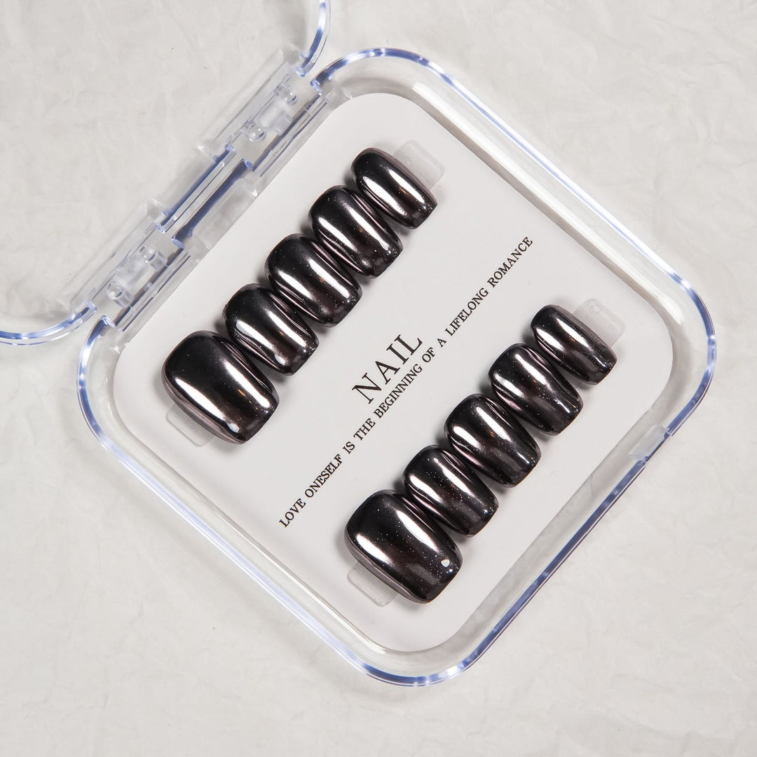 Stylische Press-On Nagelverzierung Set
