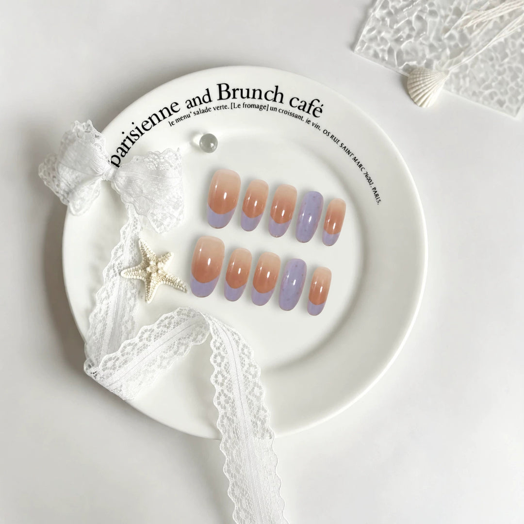 Elegantes französisches Tipps Press-On Nagelset Karnz