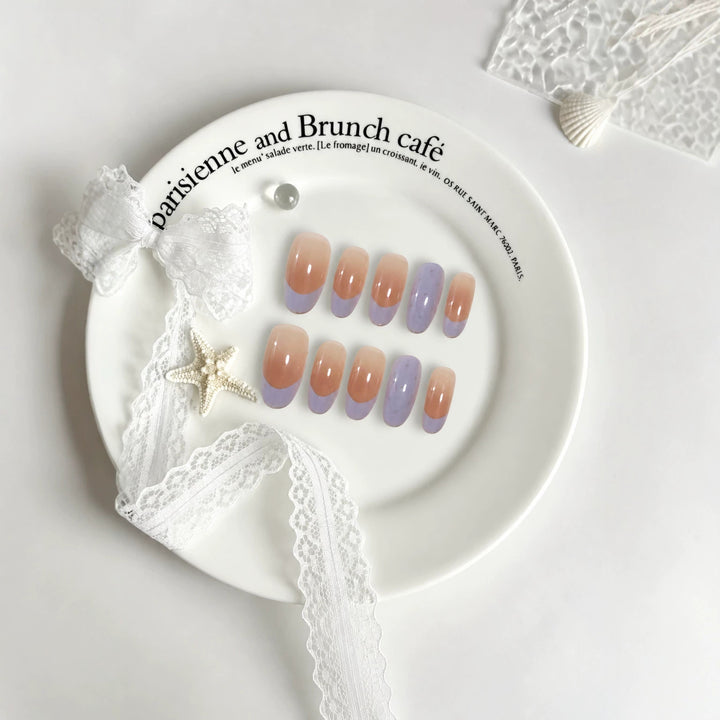Elegantes französisches Tipps Press-On Nagelset Karnz