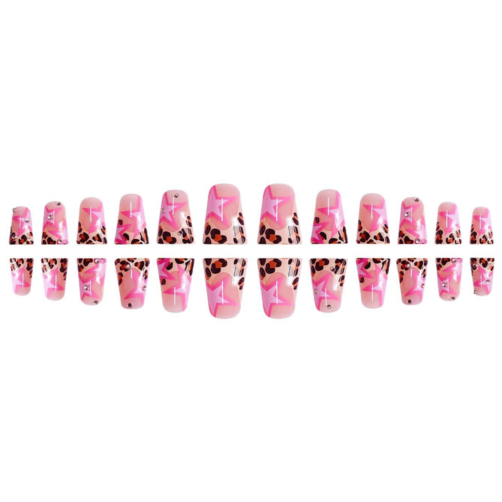 Künstlerische Nagelkunst Karnz