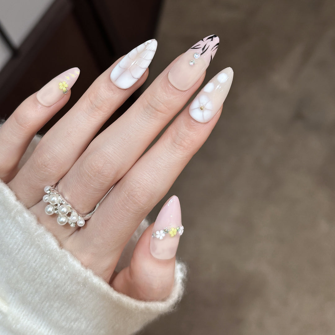Elegantes floral Druck auf Nägel Kunst Set