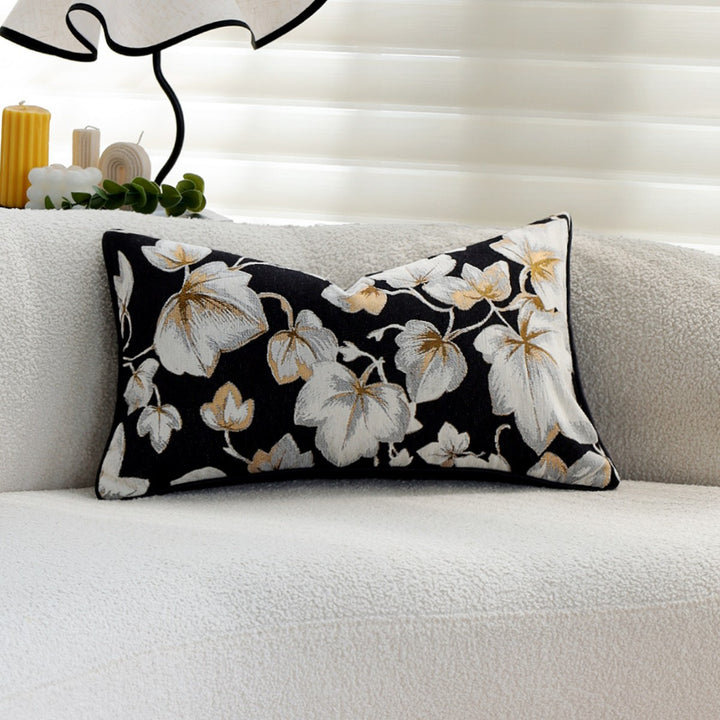 Zierkissen mit floralem Design