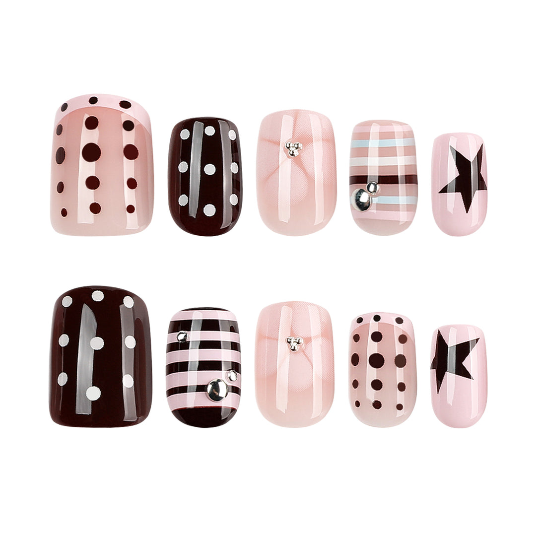 Kreative Nagelkunst mit verspielten Designs Karnz