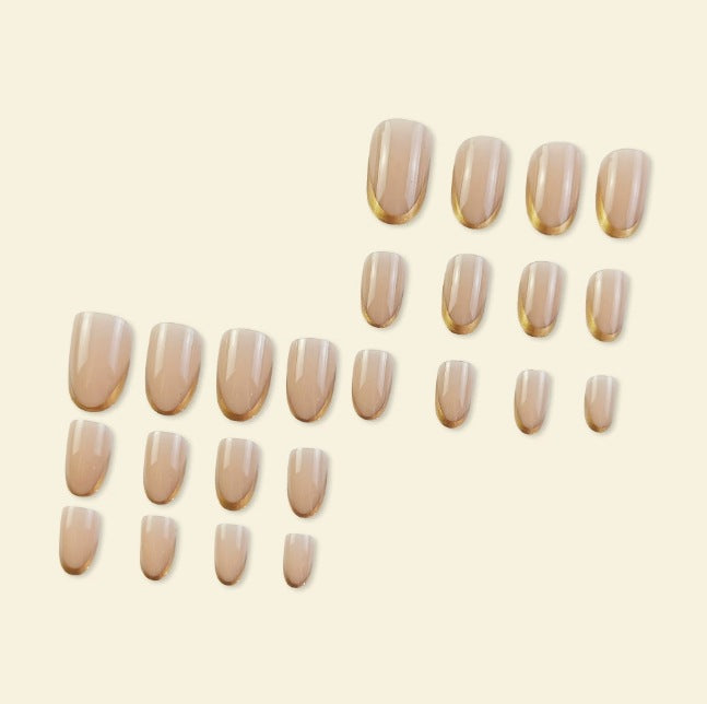 Elegantes Französisches Spitzennagel-Set Karnz