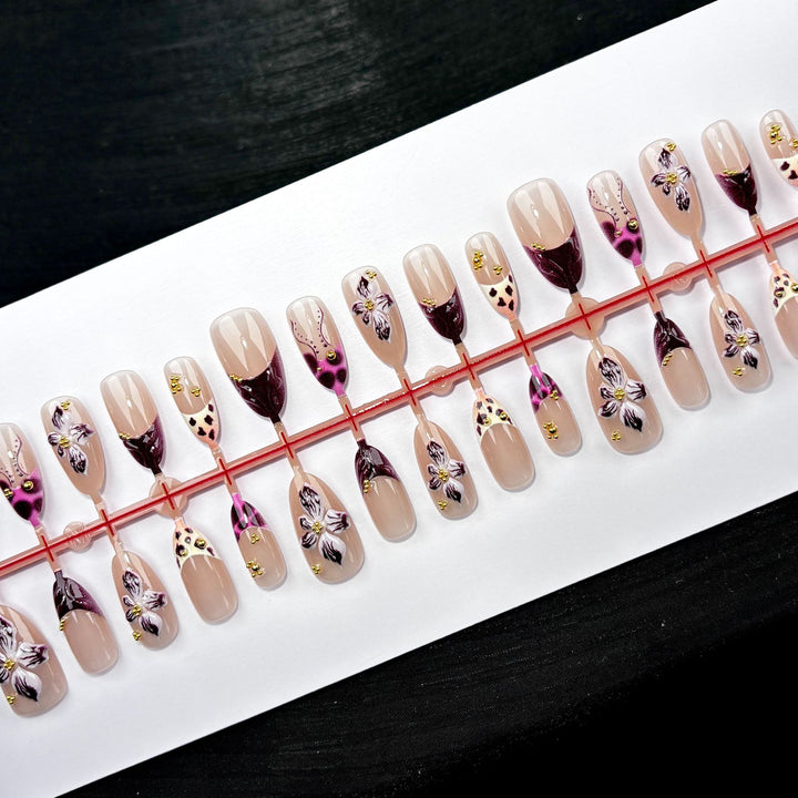 Elegante Blumen Press-On Nagel Kollektion