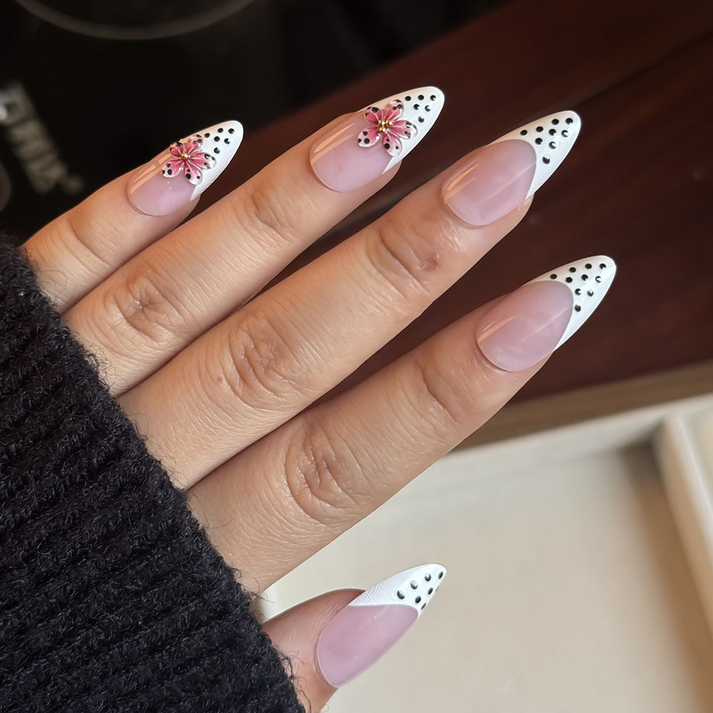 Dekorativer Floral-Akzent Press-On Nagelset Karnz