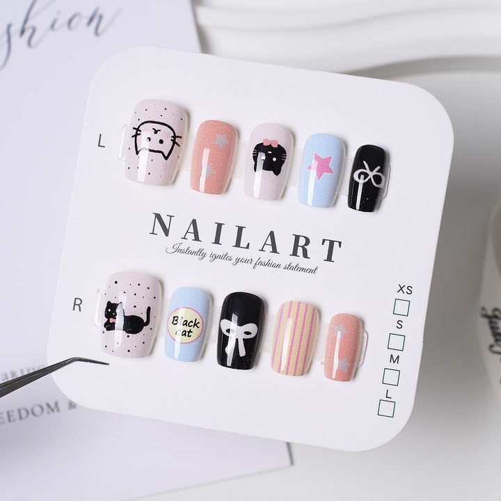 Dekorative Nagelkunst Karnz