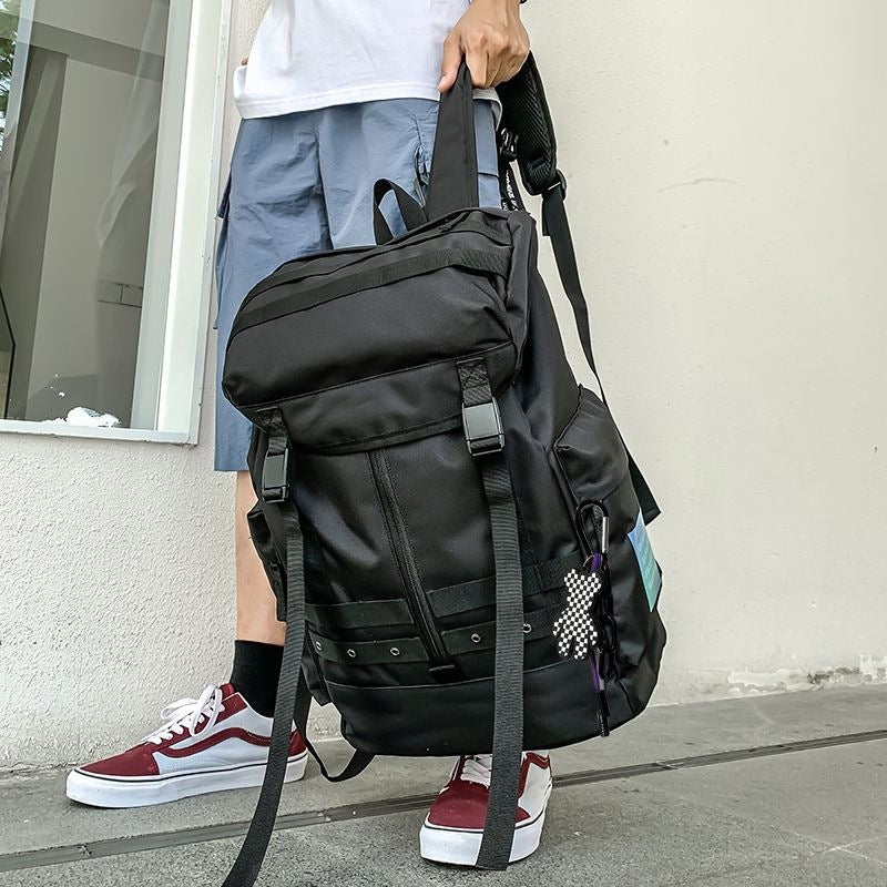 Vielseitiger Outdoor-Reiserucksack Karnz