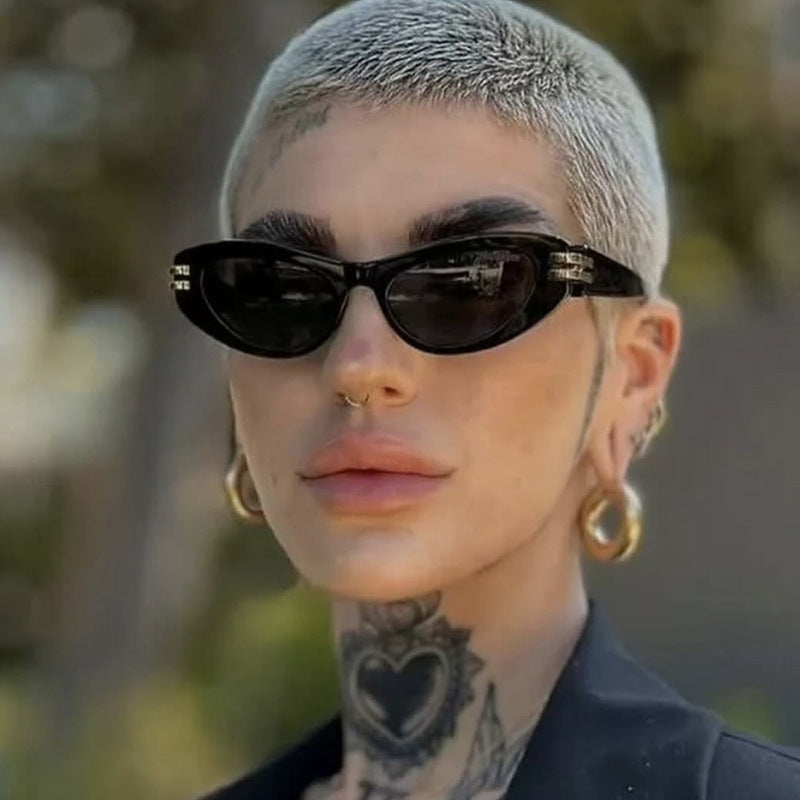 Damen Cat-Eye Sonnenbrille mit luxuriösen Akzenten Karnz
