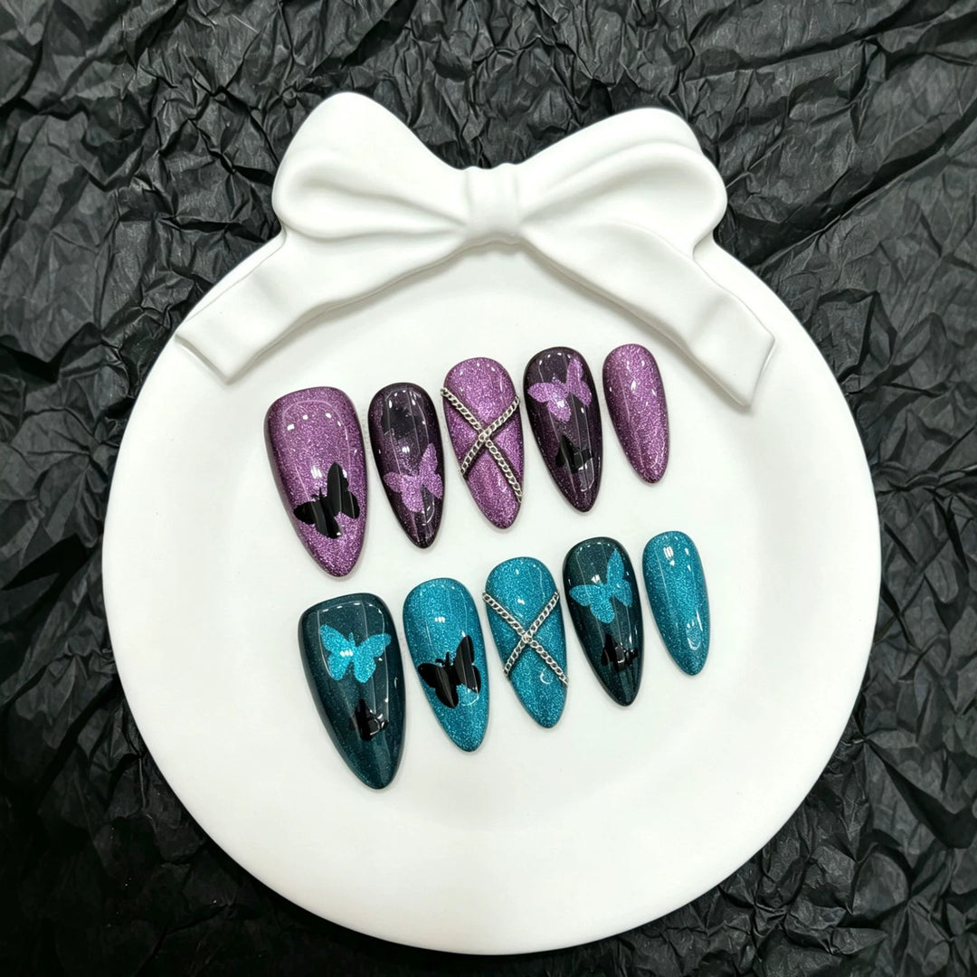 Künstlerisches Press-On-Nagelset mit Schmetterlingsmotiven