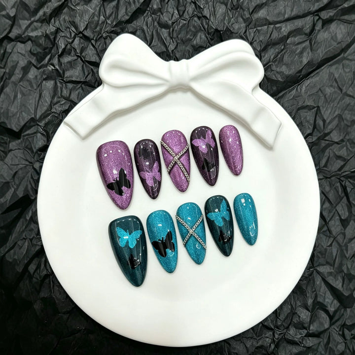 Künstlerisches Press-On-Nagelset mit Schmetterlingsmotiven