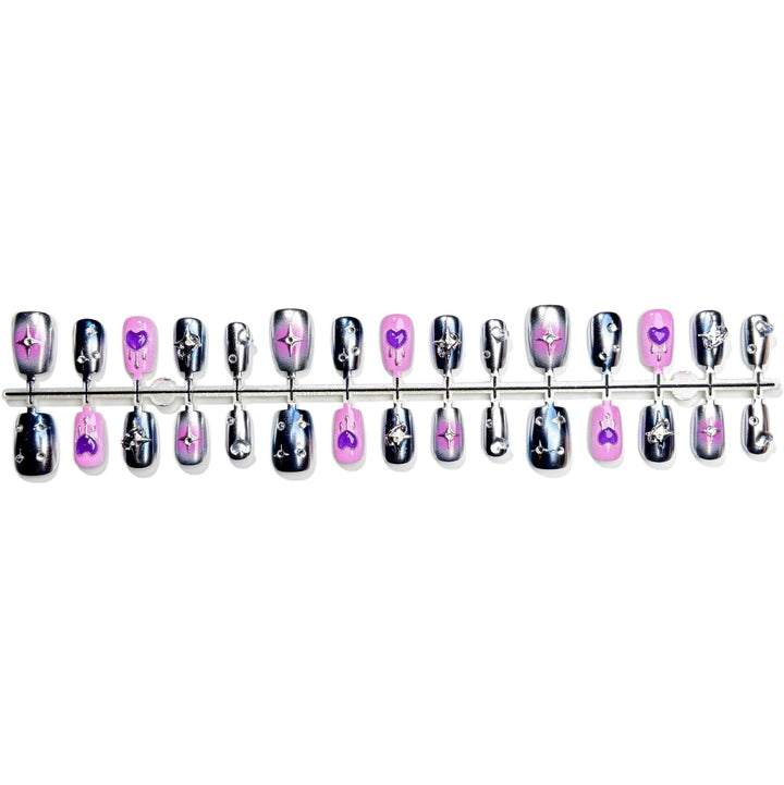 Dekoratives Press-On Nagelkunst Set mit Herz- und Stern-Designs