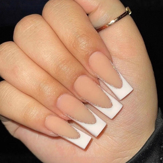 Elegante französische Tipp-Nagelkunstverbesserungen Karnz