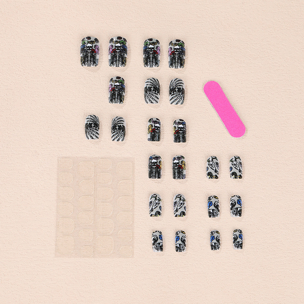 Kreatives Skelett-Nageldesign Karnz