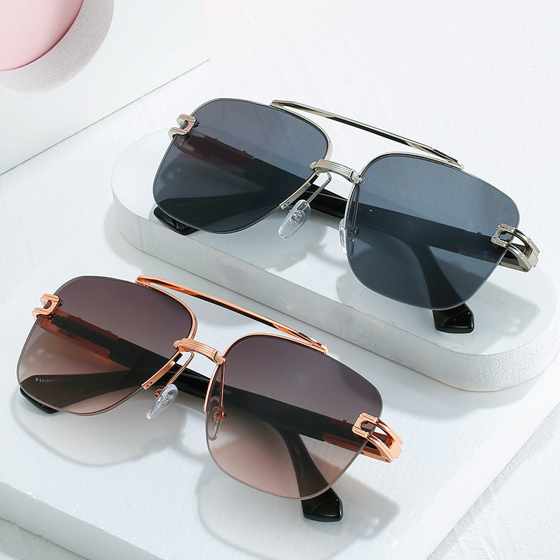 Damen Modische quadratische Sonnenbrille mit elegantem Metallrahmen Karnz