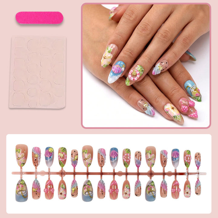 Kunstnagelset mit botanischen Designs und glamourösen Akzenten Karnz