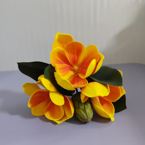 Künstlicher Magnolienblütenstrauß