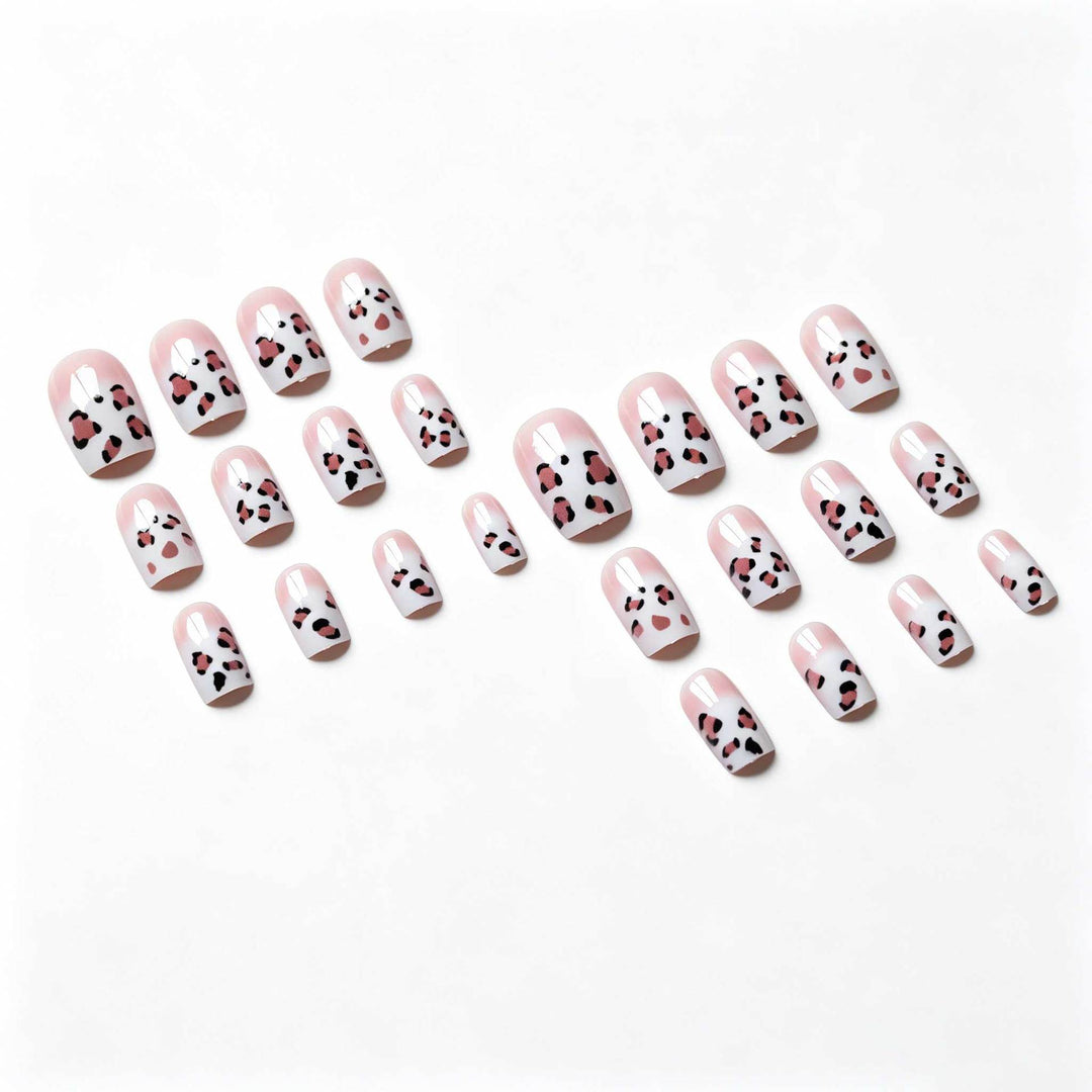 Elegante Leopardenmuster-Nagelkunst